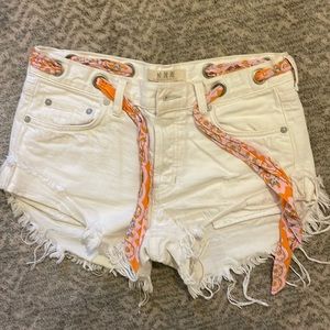 Free people white Jean shorts size 25